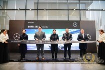 Aux-Delices-De-Kinsy-Mercedes-Benz-08