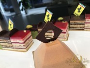 Aux-Delices-De-Kinsy-Ferrari-09